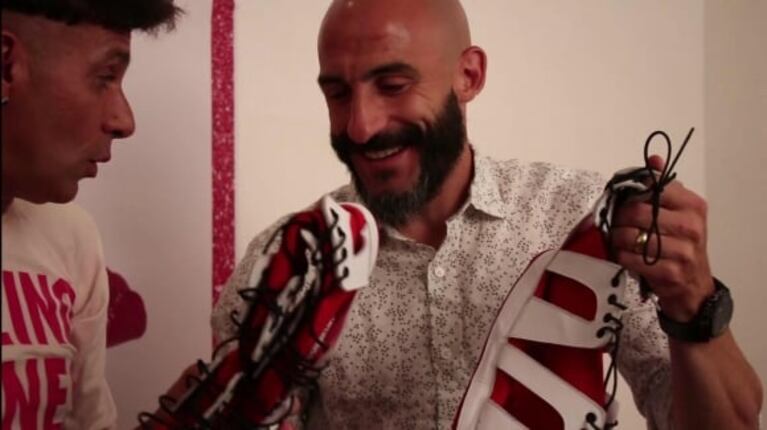 El plantel de River fue al teatro a ver Kinky Boots y Martín Bossi les hizo un regalo muy especial