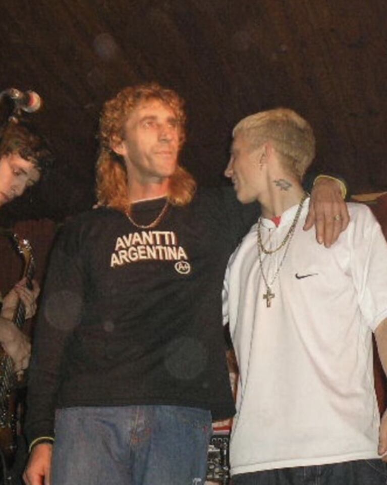 El Polaco recordó a su papá con una dulce foto retro: "Ese abrazo"