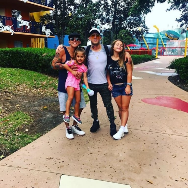 El Polaco y sus hijas, a pura diversión en Disney: parques, castillos... ¡y muchas atracciones turísticas!