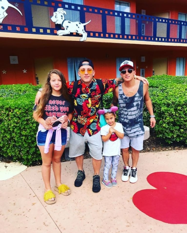 El Polaco y sus hijas, a pura diversión en Disney: parques, castillos... ¡y muchas atracciones turísticas!