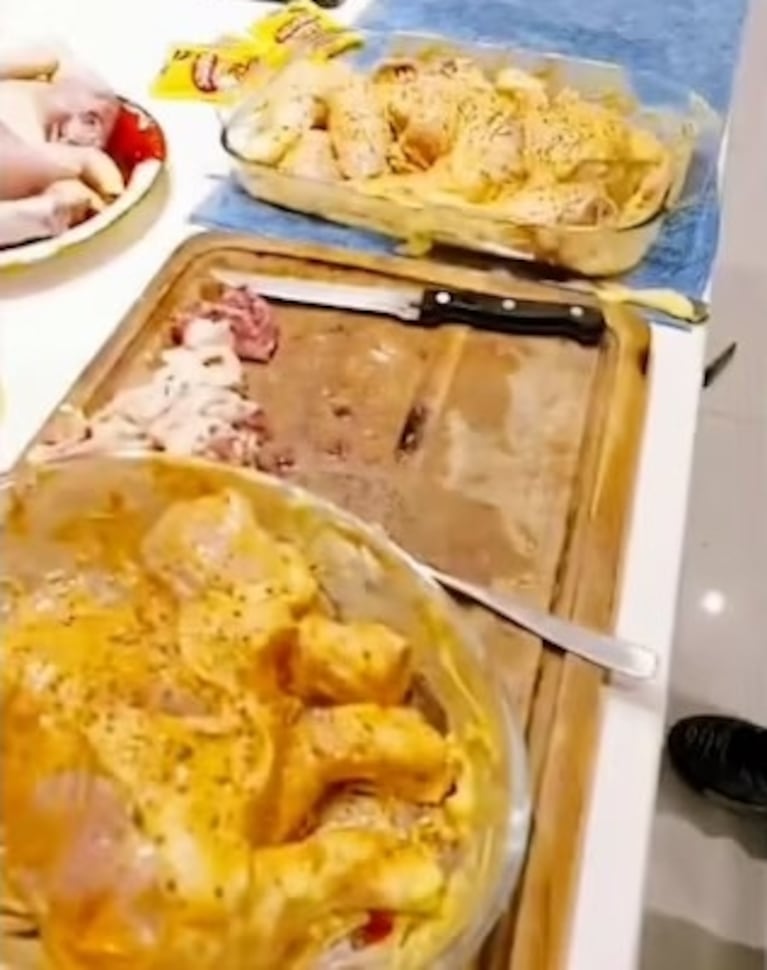 El pollo a la mostaza de L-Gante , plato que definió como su favorito, en una reunión con amigos y familia.