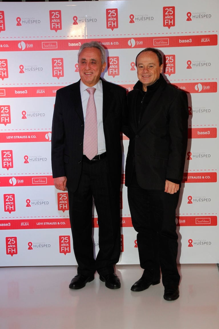 El presidente de la fundación, Pedro Cahn, y Pablo Codevilla, en la gala por los 25 años de Fundación Huésped. (Foto: Consuelo Oppizzi)