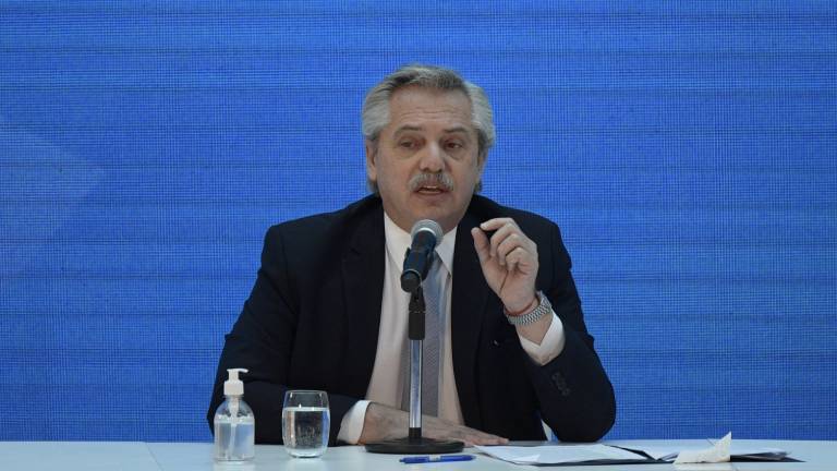El Presidente se reúne en forma virtual el fin de semana con gobernadores para coordinar vacunación