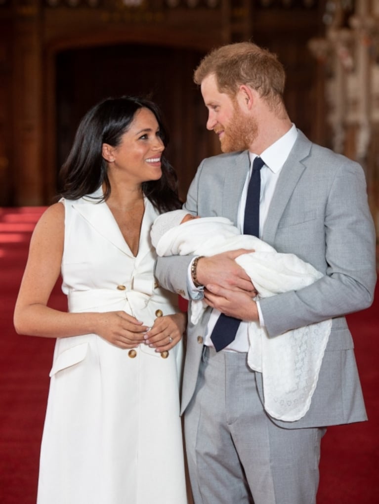 El príncipe Harry y Meghan Markle presentaron a su bebé: "Es mágico y extraordinario"