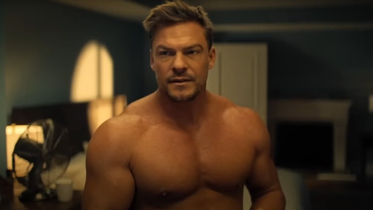 El protagonista, que además de su faceta actoral practica el culturismo. es reconocido por cómo ha sabido interpretar al personaje original de la novela. Foto: Prime Video.