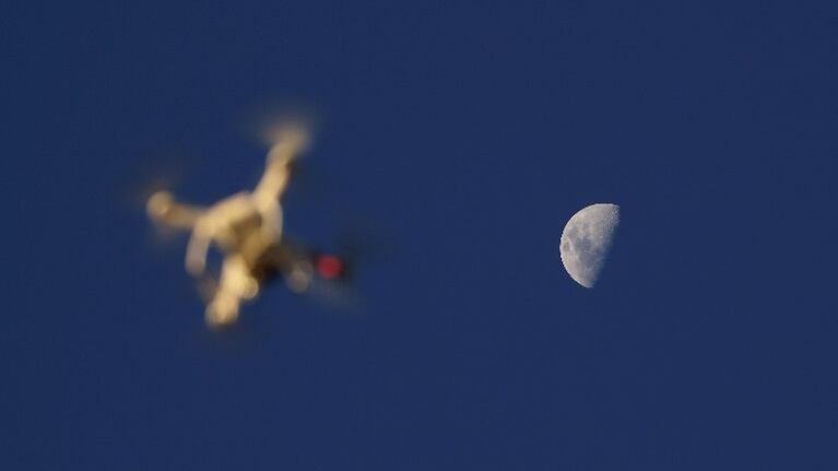 El proyecto español AERIAL-CORE busca consolidar el liderazgo europeo en la robótica aérea mundial con sus drones con IA. Foto: AP.