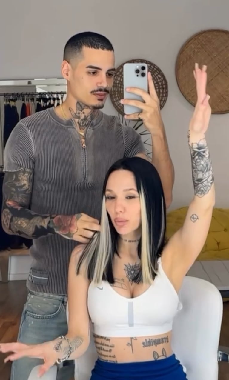 El radical cambio de look de La Joaqui: corte rectísimo bajo los hombros y mechas platinadas
