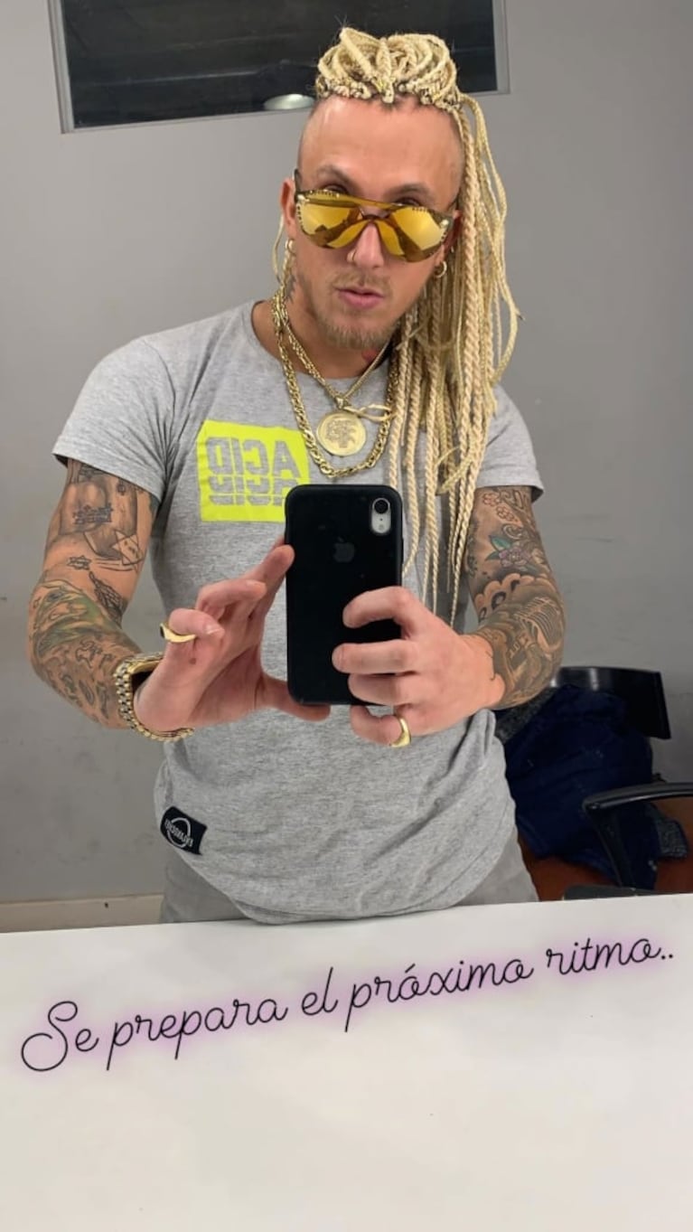 El radical cambio de look del Polaco para el Súper Bailando: una melena de trenzas cosidas africanas