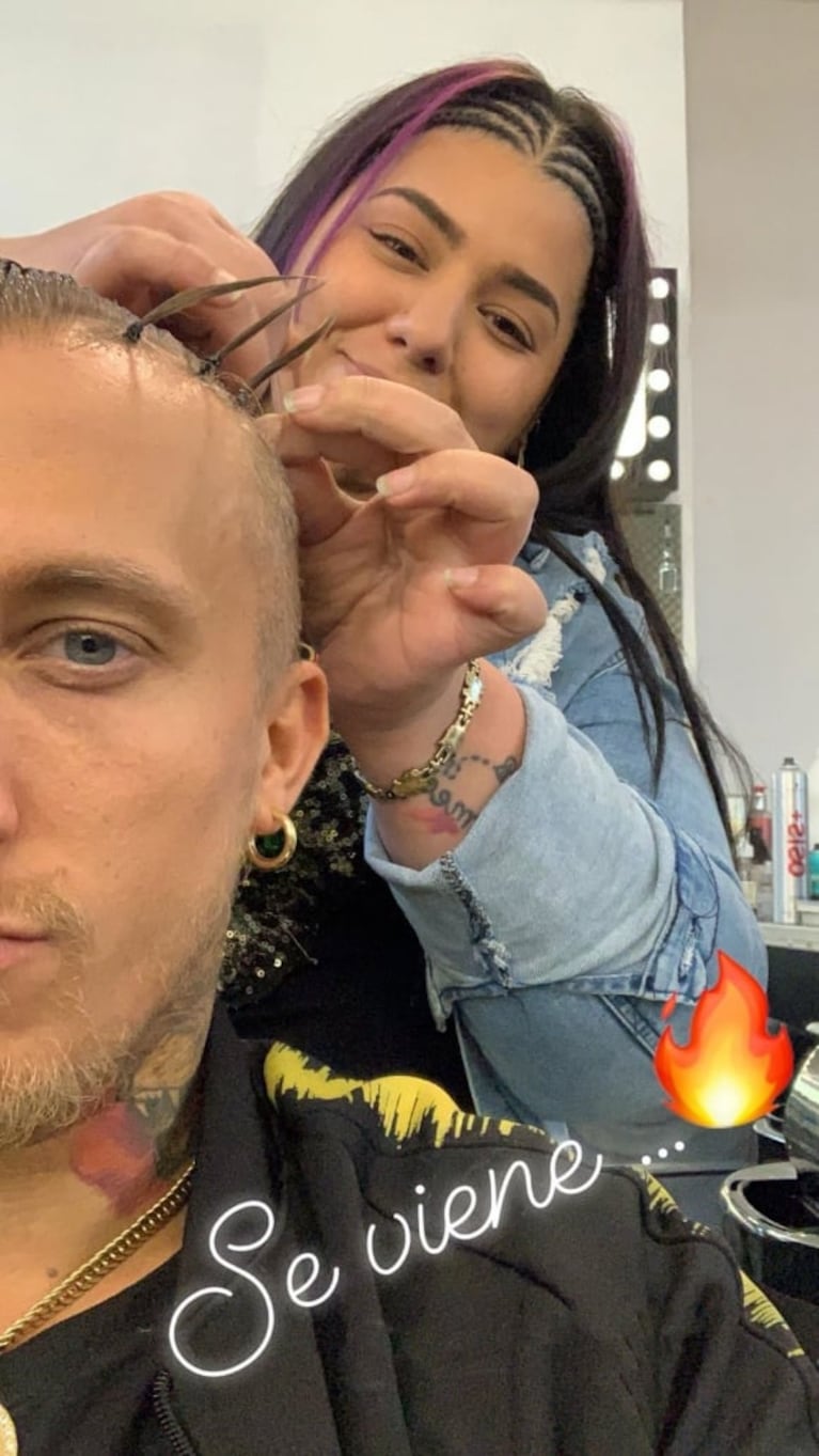 El radical cambio de look del Polaco para el Súper Bailando: una melena de trenzas cosidas africanas