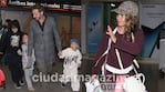 El reencuentro de Benjamín Vicuña y Benicio con Magnolia y Amancio en el Aeropuerto tras su vuelta de Turquía (Fotos: Movilpress).