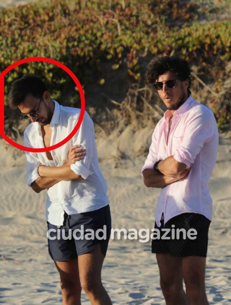 El refrescante chapuzón de Pico Mónaco en el mar de Punta del Este: elegante look playero y lomazo al sol