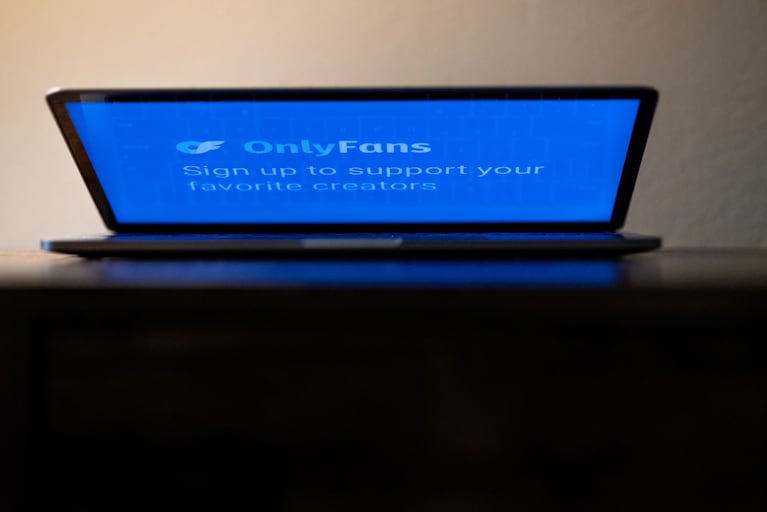 El Reino Unido investigará a OnlyFans para determinar si previene adecuadamente el acceso de menores a contenido pornográfico.