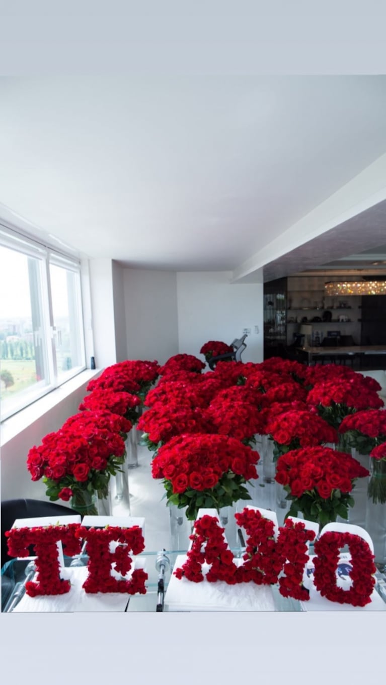 El romántico gesto de Wanda Nara con Mauro Icardi por su aniversario: ¡llenó la casa con un millón de rosas!