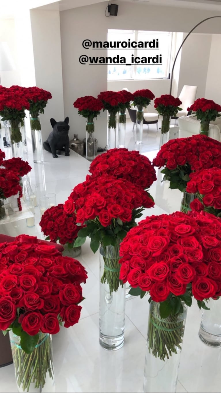 El romántico gesto de Wanda Nara con Mauro Icardi por su aniversario: ¡llenó la casa con un millón de rosas!
