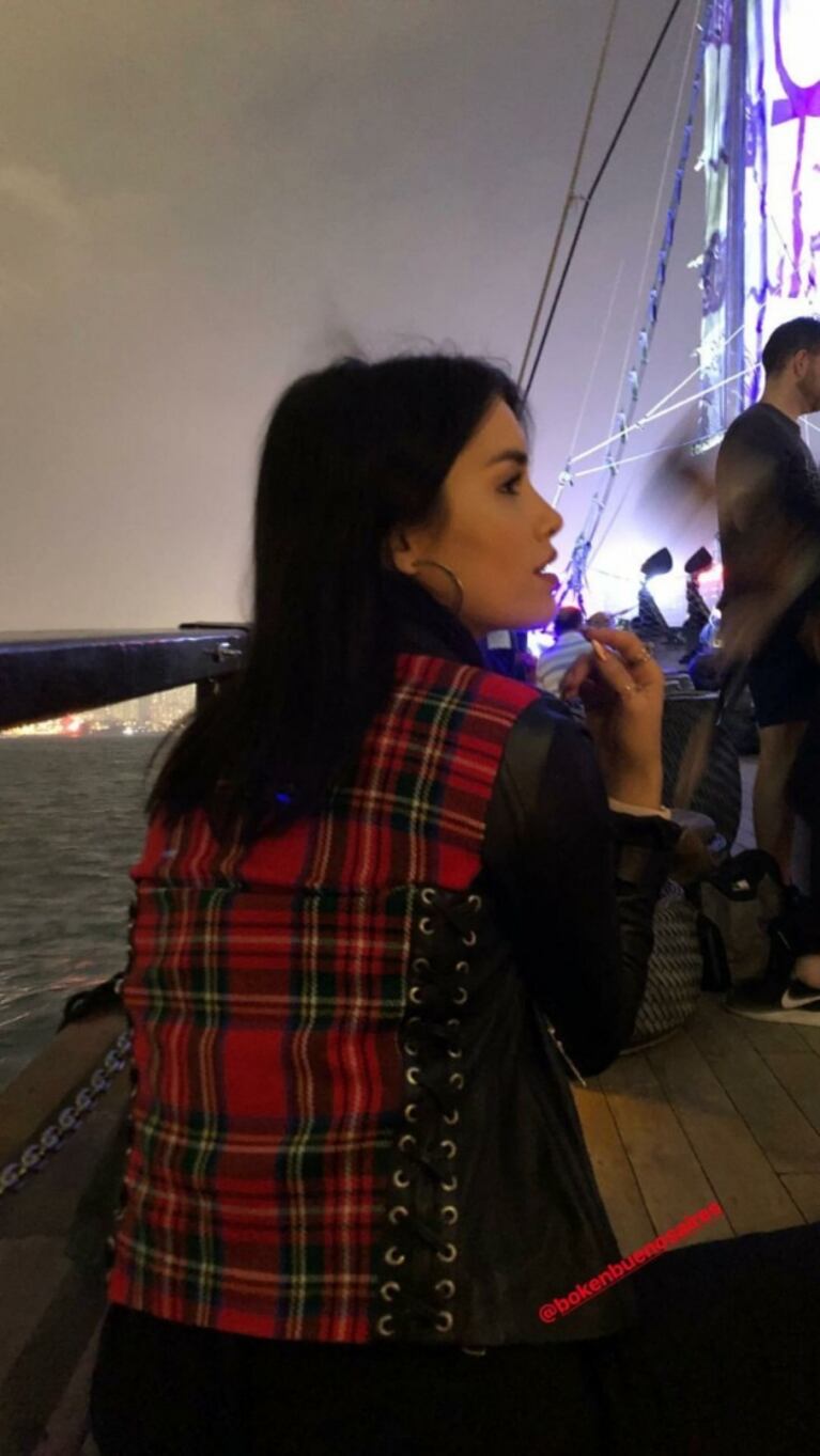 El romántico paseo en barco de Lali Espósito y Santiago Mocorrea por Hong Kong 