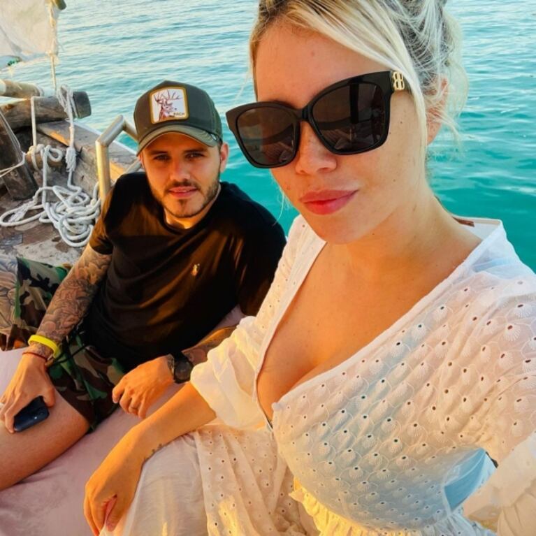 El romántico y súper mimoso paseo de Wanda Nara y Mauro Icardi en un rústico velero por el mar de Tanzania