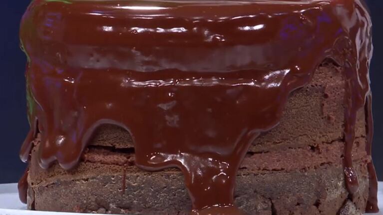 El secreto para preparar una irresistible torta húmeda de chocolate y café. Foto: Cucinare.TV.