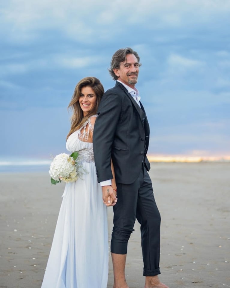 El soñado casamiento de Nara Ferragut y Carlos Issa en las playas de Mar Chiquita: "Una noche inolvidable"