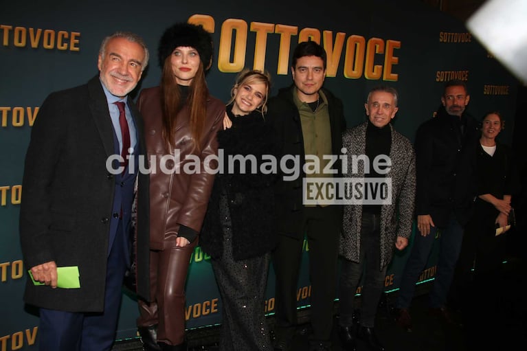 El staff de La Mañana con Moria: el doctor Guillermo Capuya, Valentina Salezzi, Nazarena Di Serio, Gustavo Méndez y César Carozza (Foto: Movilpress)