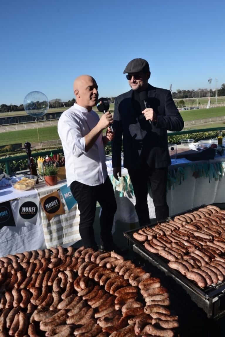 El súper festejo por los 1000 programas de Morfi todos a la mesa: música en vivo, perlitas y "choriceada"