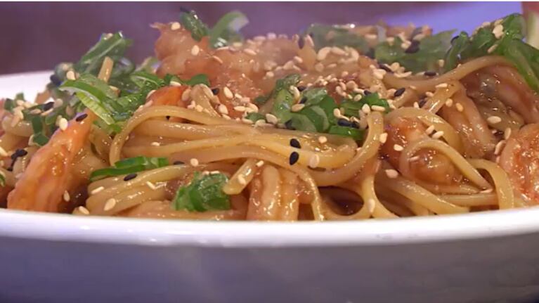 El tentador plato terminado de los spaghetti con salsa oriental. Foto: Cucinare.TV