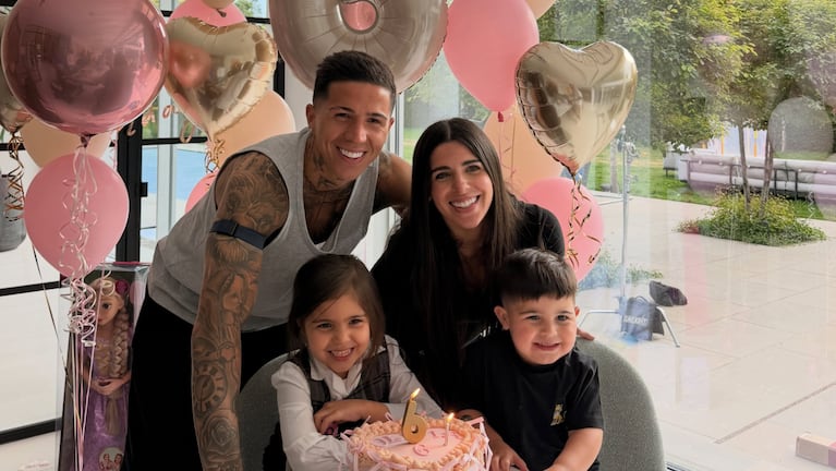 El tierno cumpleaños de Olivia, la hija de Enzo Fernández y Valu Cervantes. Crédito: Arriba Argentinos.
