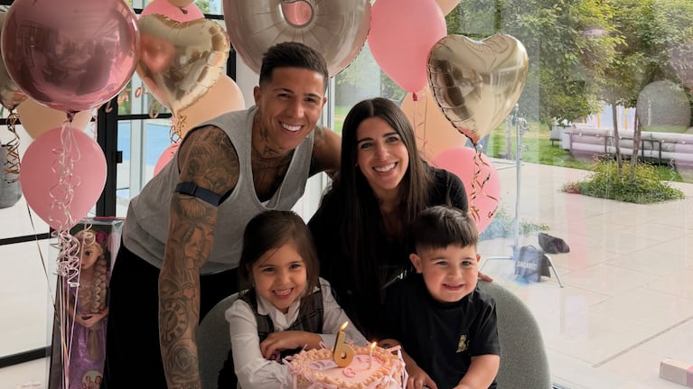 El tierno cumpleaños de Olivia, la hija de Enzo Fernández y Valu Cervantes. Crédito: Arriba Argentinos.