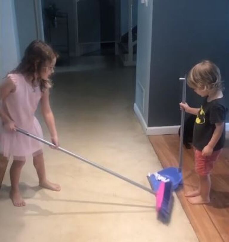 El tierno y súper creativo clip de Pedro Alfonso con sus hijos Olivia y Baltazar: "¡Nos quedamos en casa!"