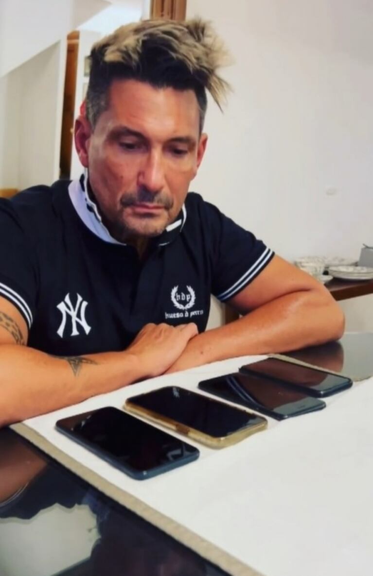El Tirri sorprendió a Marcelo Tinelli con sus cuatro celulares: para qué usa cada teléfono móvil