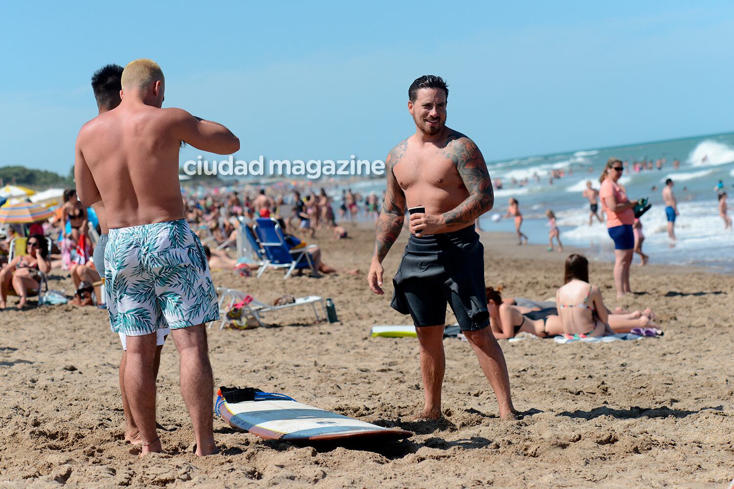 El verano de Fede Bal en Mar del Plata: amigos, surf y playa. (Foto: Musepic)