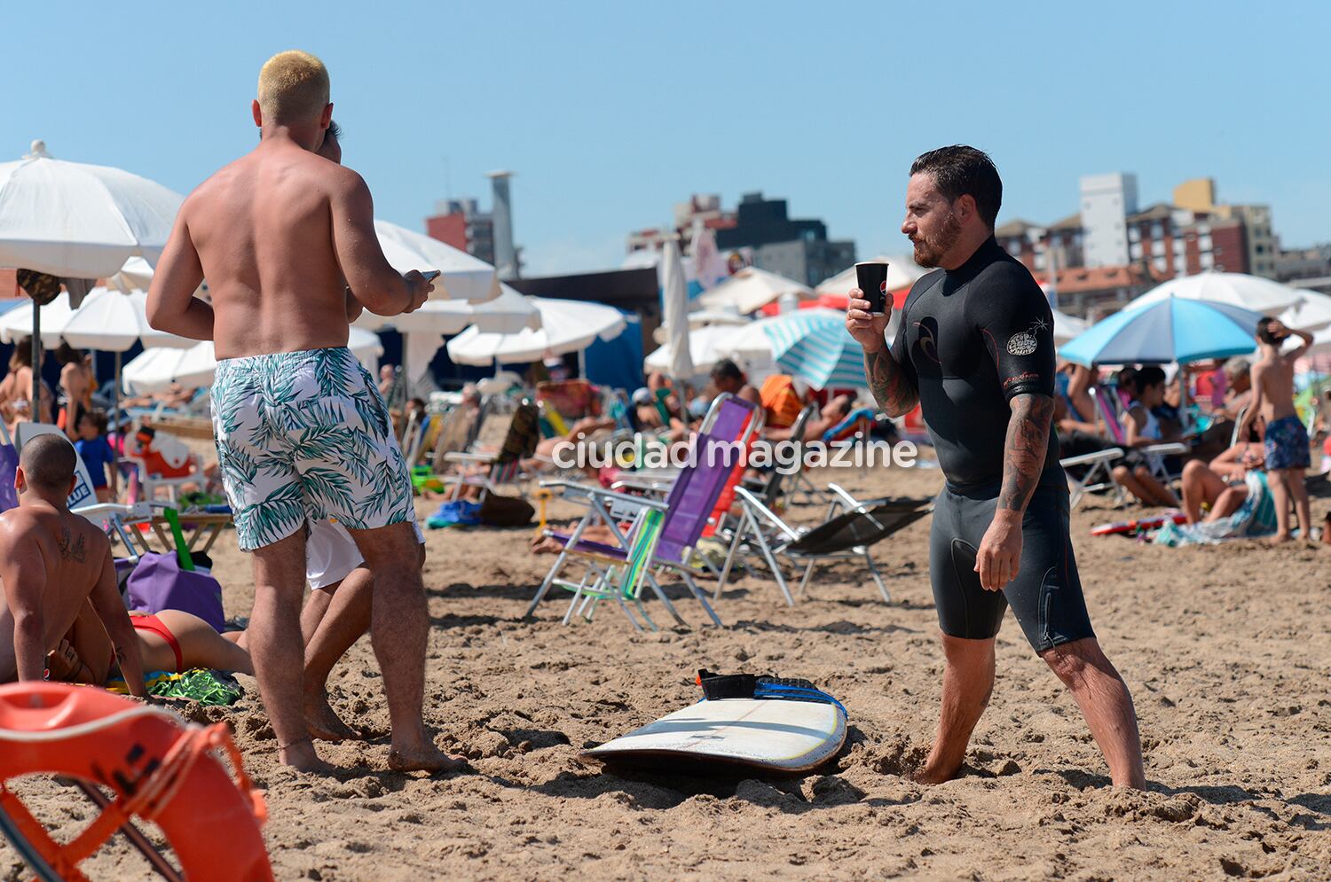 El verano de Fede Bal en Mar del Plata: amigos, surf y playa. (Foto: Musepic)
