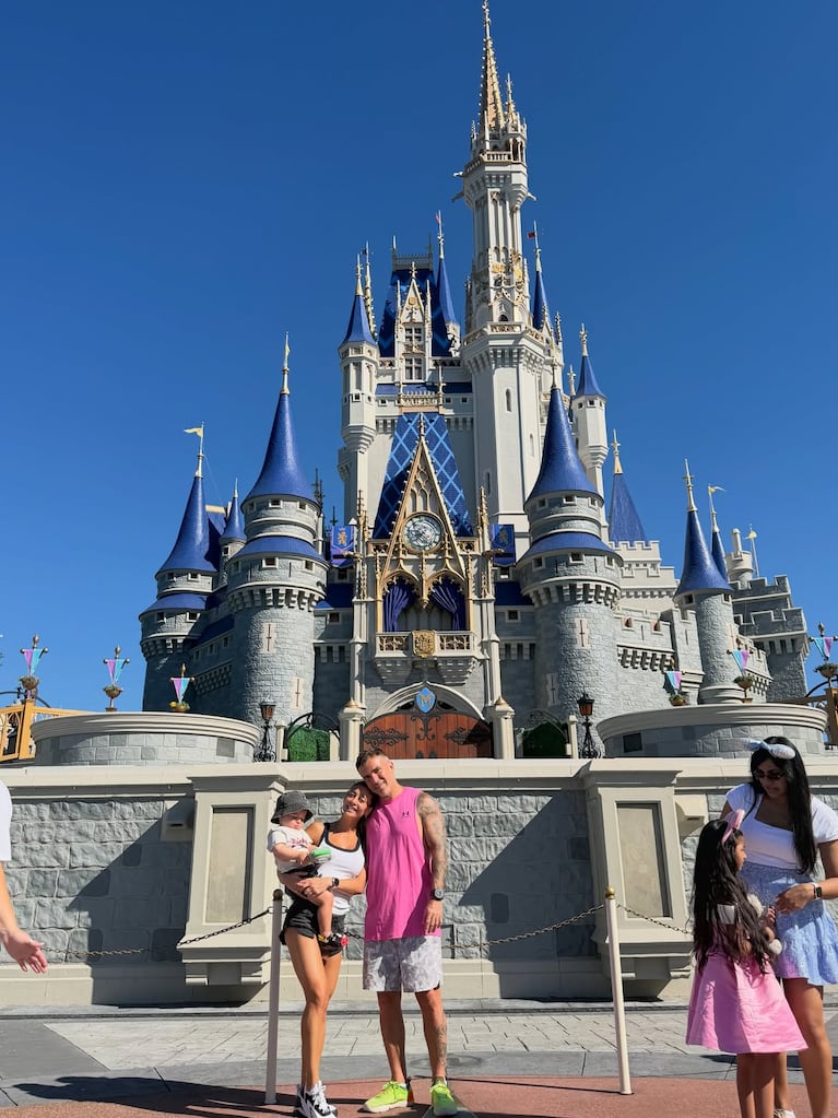 El viaje de Sol Pérez a Disney con su hijo, Marco (Foto: Instagram @lasobrideperez)