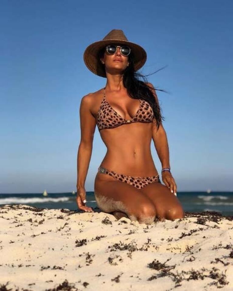 El viaje familiar de Vanina y Silvina Escudero a Playa del Carmen: tiernas fotos y lomazos al sol