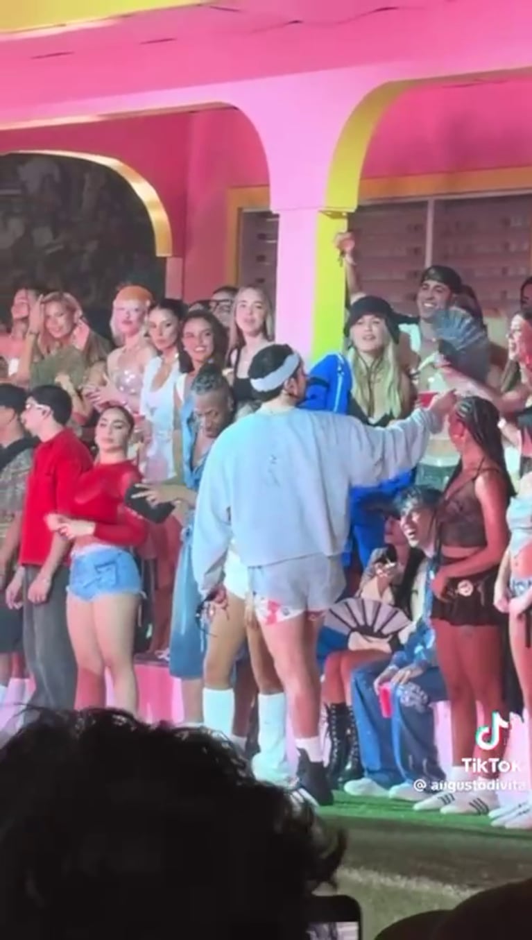 El video viral de Wanda Nara y Bad Bunny en la "casita" (Foto: captura de Tiktok/@augustodivita).