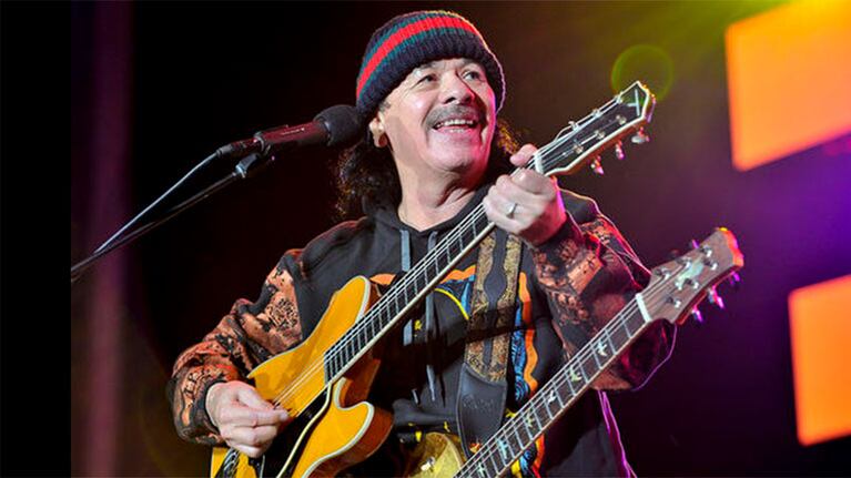 El virtuosismo y la espiritualidad de Carlos Santana impregnan Alicante