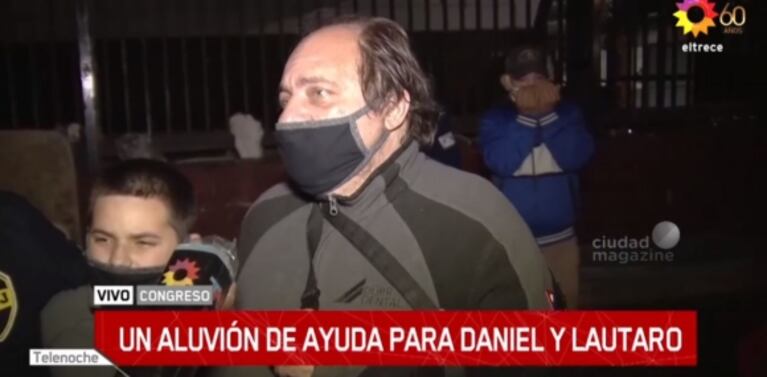 El viudo y su hijo en situación de calle se emocionaron tras la gran repercusión de su historia: "Argentina es solidaria"