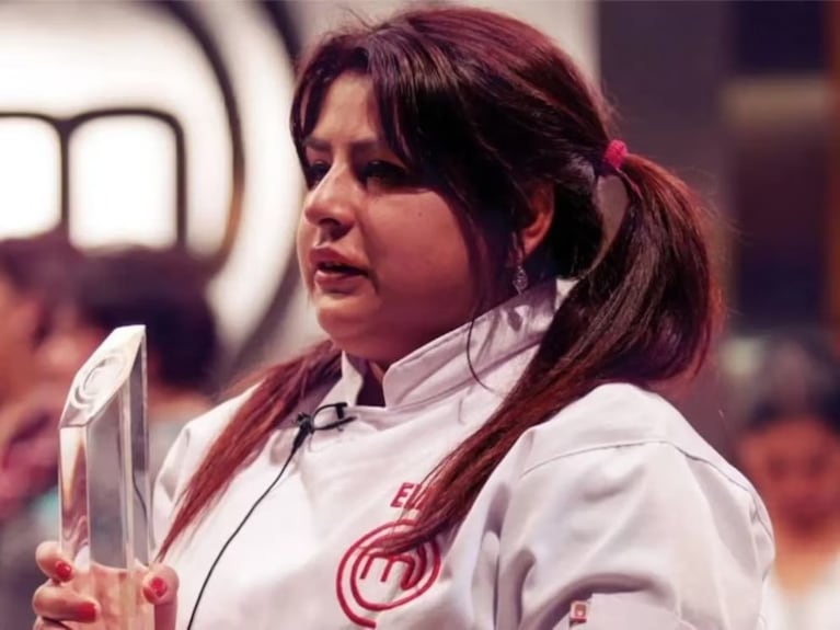 Elba Rodríguez, vestida con chaqueta de chef tras consagrarse campeona en 2014. Fuente: Instagram
