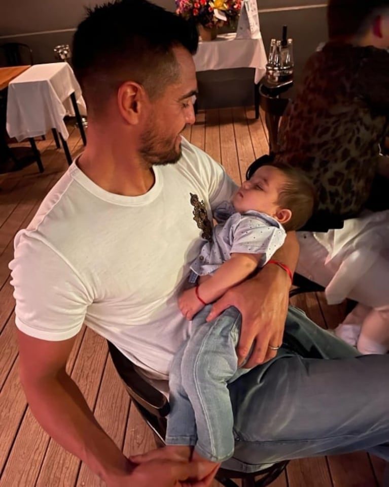 Eliana Guercio celebró su cumpleaños y Sergio Romero la sorprendió con un regalo especial cuando se despertó