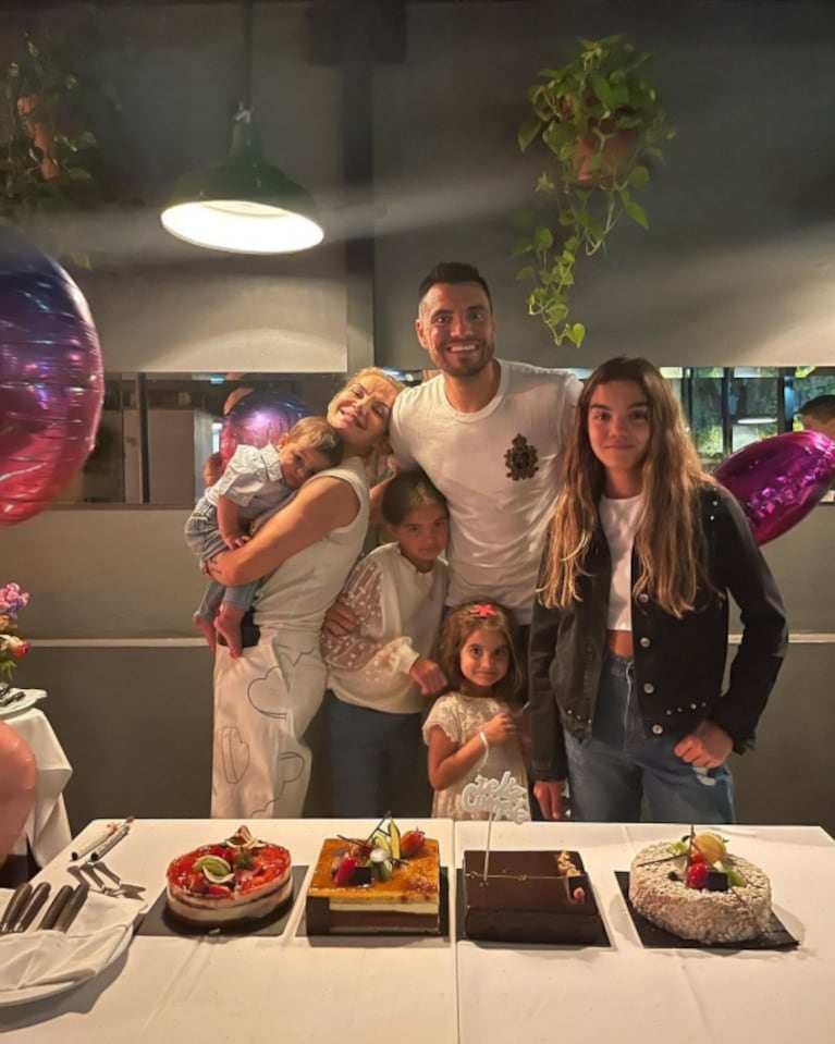 Eliana Guercio celebró su cumpleaños y Sergio Romero la sorprendió con un regalo especial cuando se despertó
