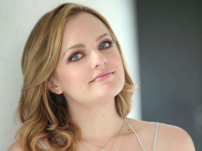 Elisabeth Moss defiende la Cienciología 