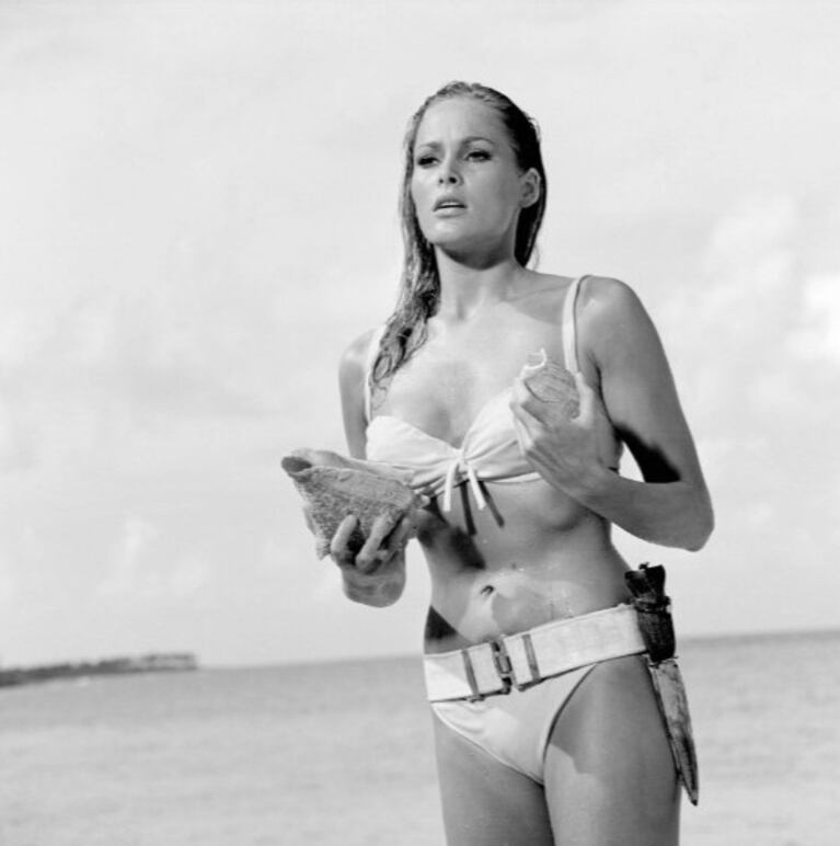 Ellas fueron las coestrellas más sexys del súper agente James Bond