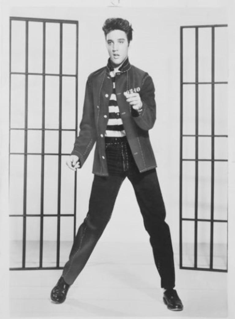 Elvis Presley: atuendos icónicos del Rey del Rock N’ Roll