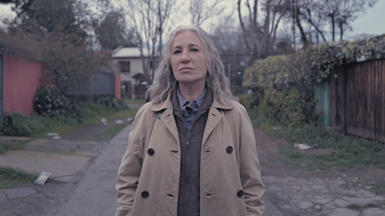 Ema (Mercedes Morán) es una médica recién jubilada que posee una capacidad extraordinaria en Mis muertos tristes.