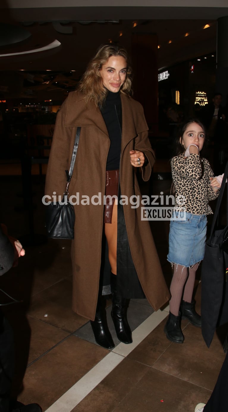 Emilia Attias con su hija