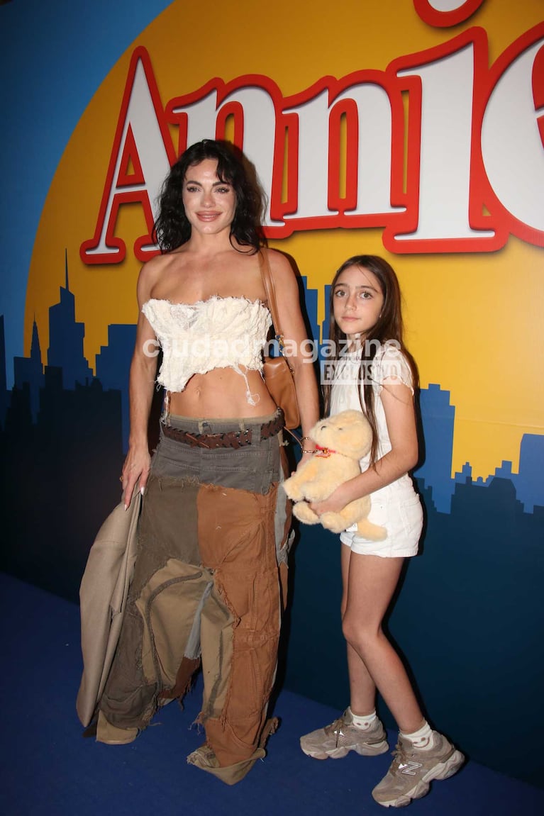 Emilia Attias e hija (Foto: Movilpress)