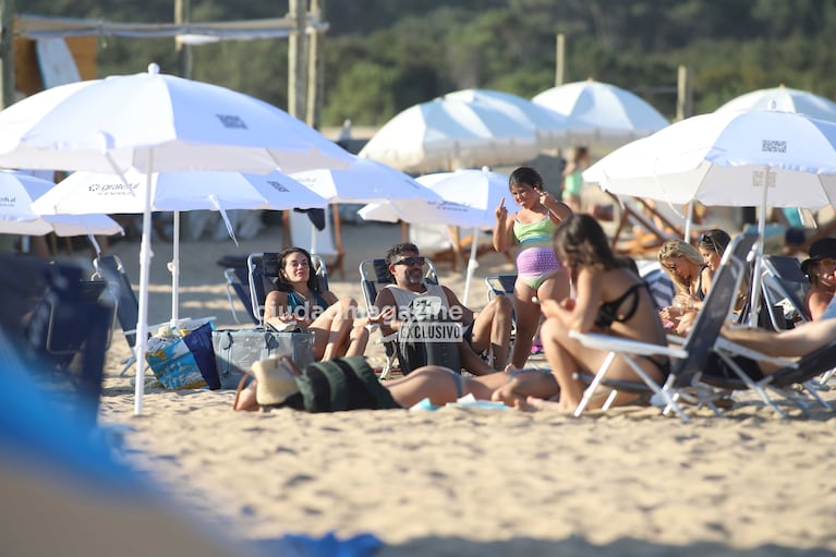 Emilia Attias, su hija Gina y su novio Guillermo Freire en Punta del Este (Foto: RS Fotos).