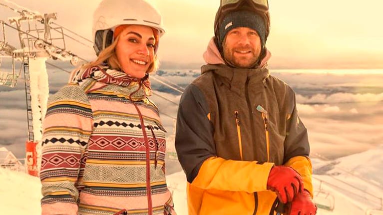 Emilia Attias y Nico Riera disfrutaron de la nieve en el Cerro Catedral