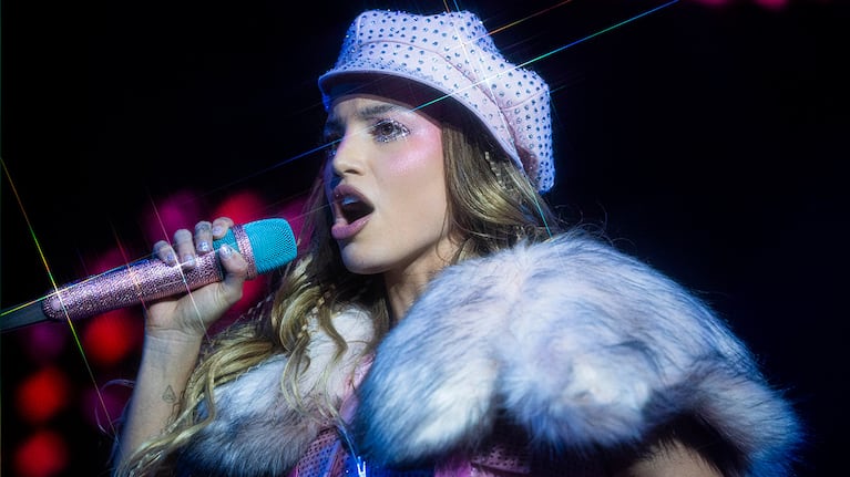 Emilia Mernes la rompió en su show con Duki, Nicki Nicole, Tiago PZK, FMK y Callejero Fino: las mejores fotos
