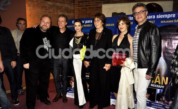Emmanuel Horvilleur fue a apoyar a Celeste Cid en el avant premier de “El amigo alemán”. (Foto: Jennifer Rubio)