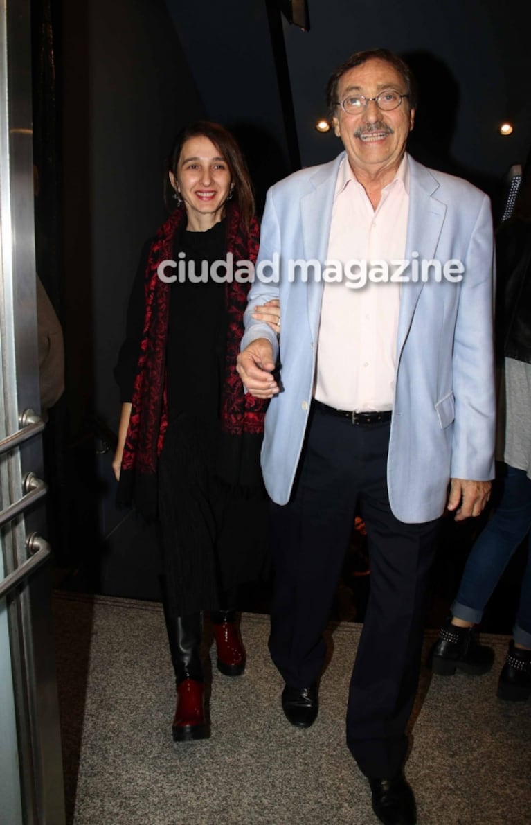 Emocionado hasta las lágrimas, Guillermo Francella aplaudió de pie a su hija, Johanna, en su debut teatral: ¡mirá las fotos!